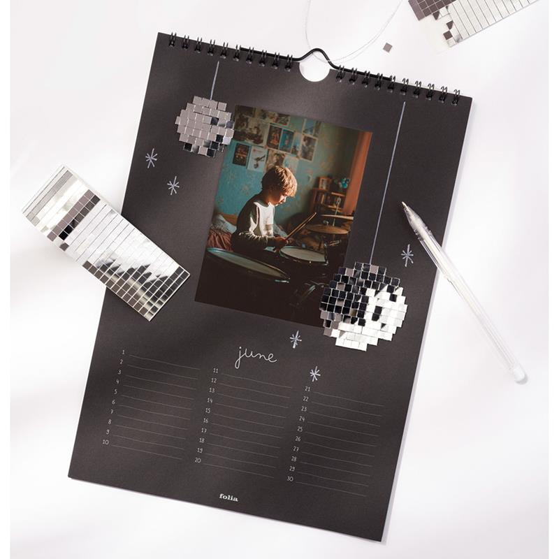 2_Gestaltung\4xxx\400842_G3_Kalender_schwarz.jpg